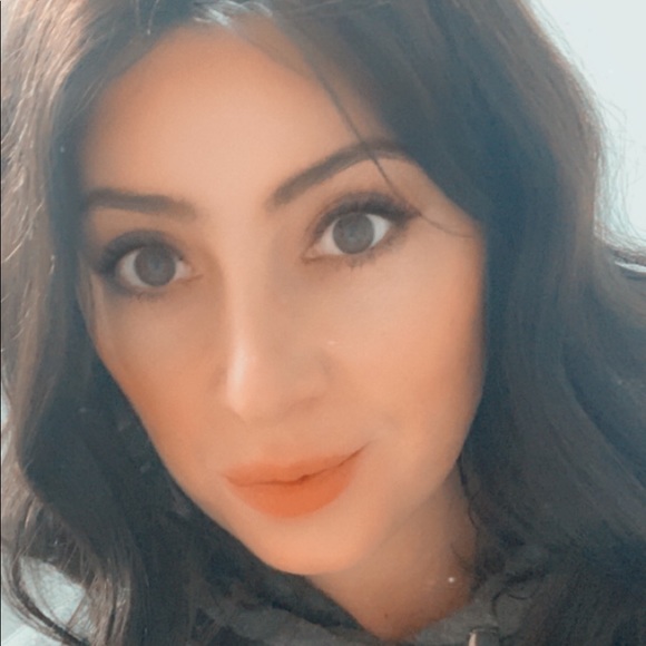 Meet your Posher, Bianca - Picture 2 of 5